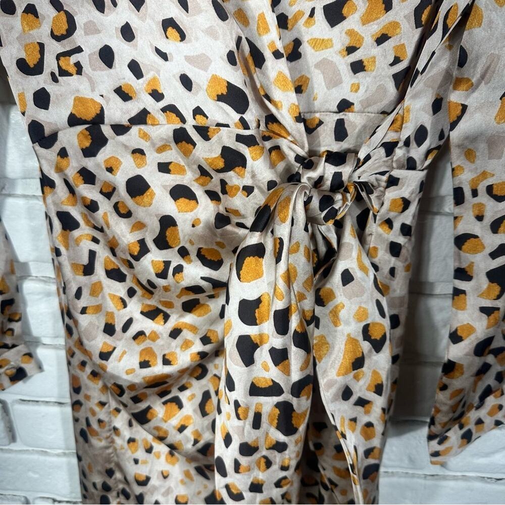NEW Dress Forum Untamed Surplice Cheetah Wrap Midi Dress Size Small - Picture 10 of 11